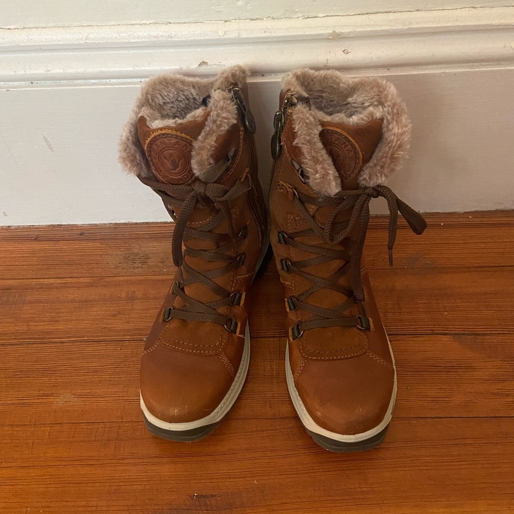 NWOT Santana Canada Majesta Luxe Boots